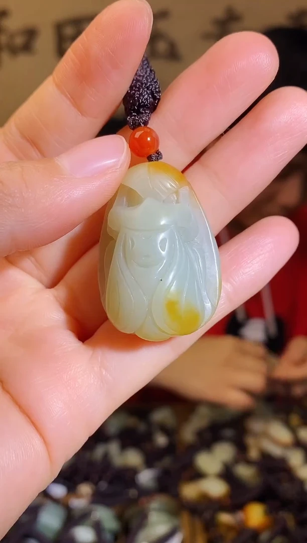 颈饰未镶嵌和田玉1