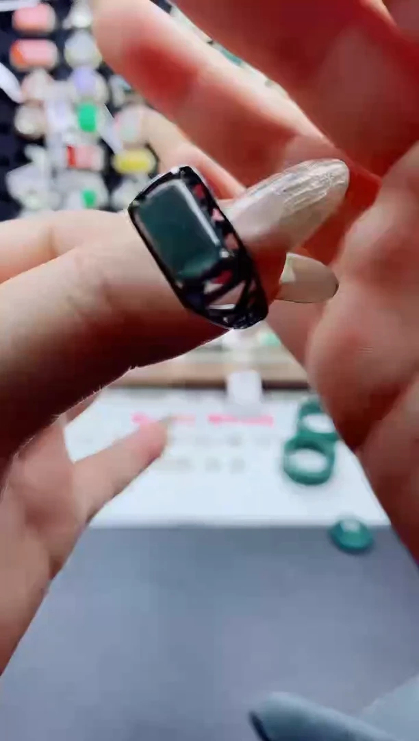 未镶嵌戒指翡翠雅***?天然A货翡翠戒指