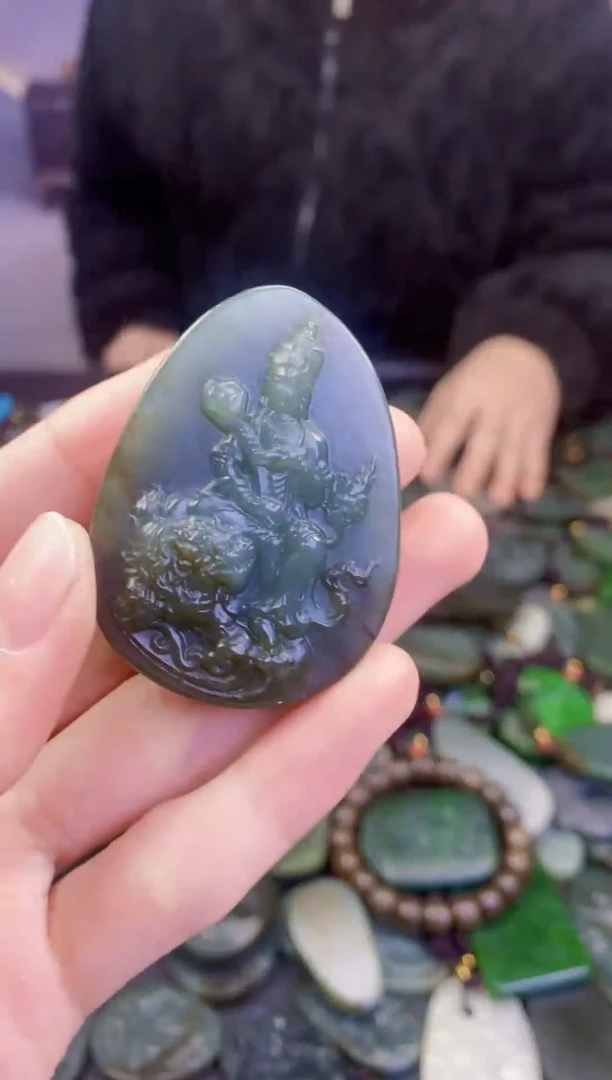 颈饰未镶嵌和田玉1