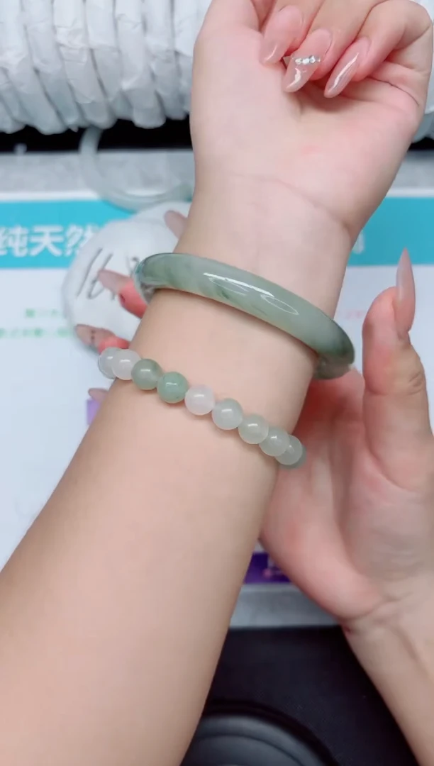 石英质玉手镯未镶嵌122-60