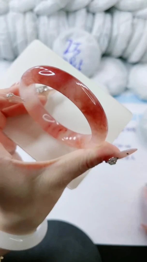 【闪购商品】石英质玉手镯未镶嵌多样性发货L150