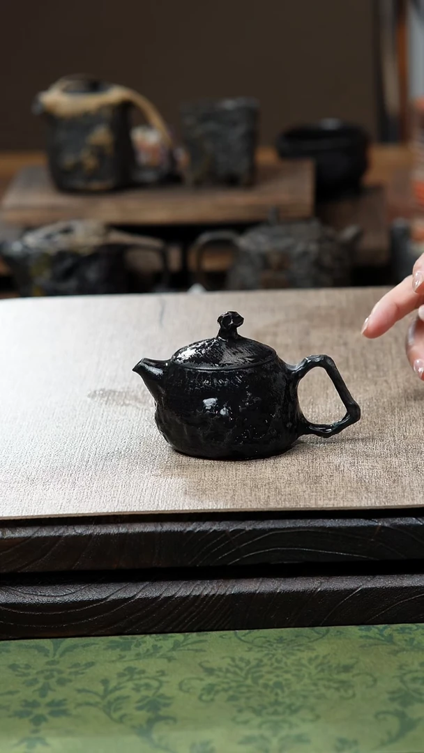 中式归玉堂冰碛岩重工雕刻太和壶