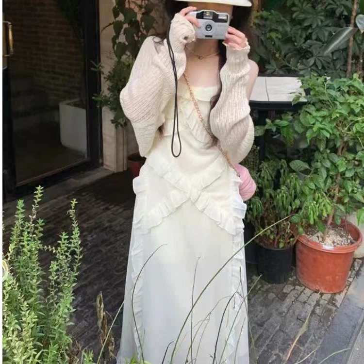 海边度假别致独特吊带温柔风连衣裙女夏仙气时髦