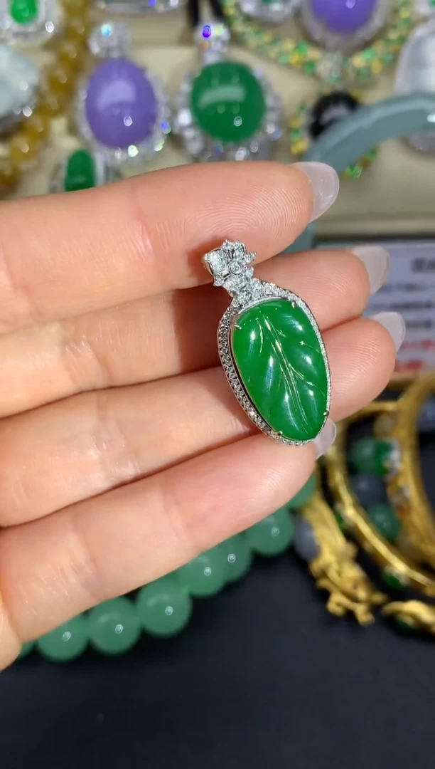 翡翠18K金镶嵌颈饰156-中国好珍宝