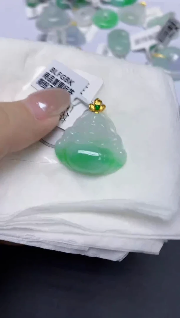 颈饰18K金镶嵌翡翠天然缅甸翡翠A货百元以上9元证书费自理