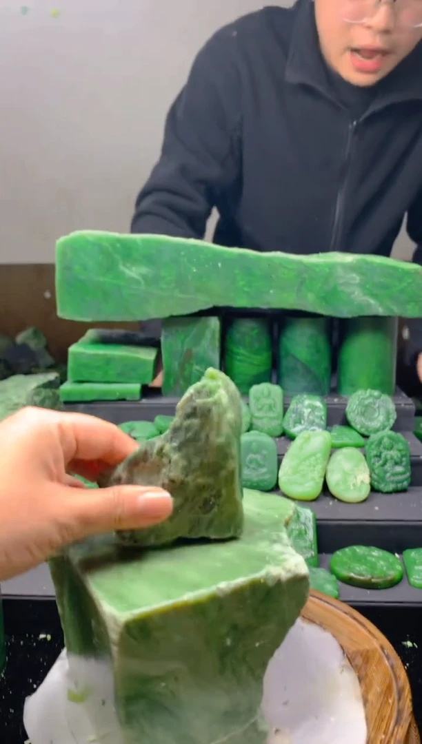 未镶嵌和田玉珠宝半成品1