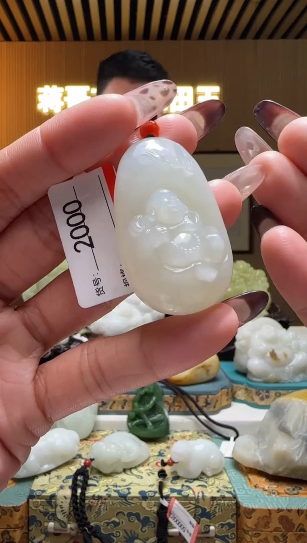 颈饰未镶嵌和田玉1