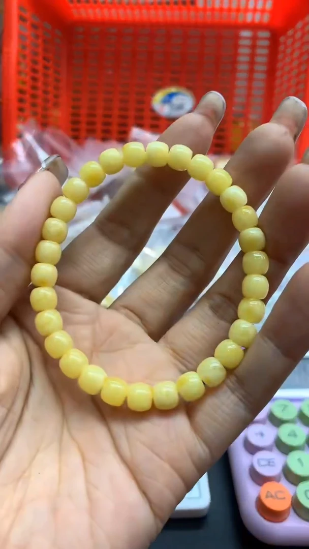 未镶嵌琥珀珠宝奇石387