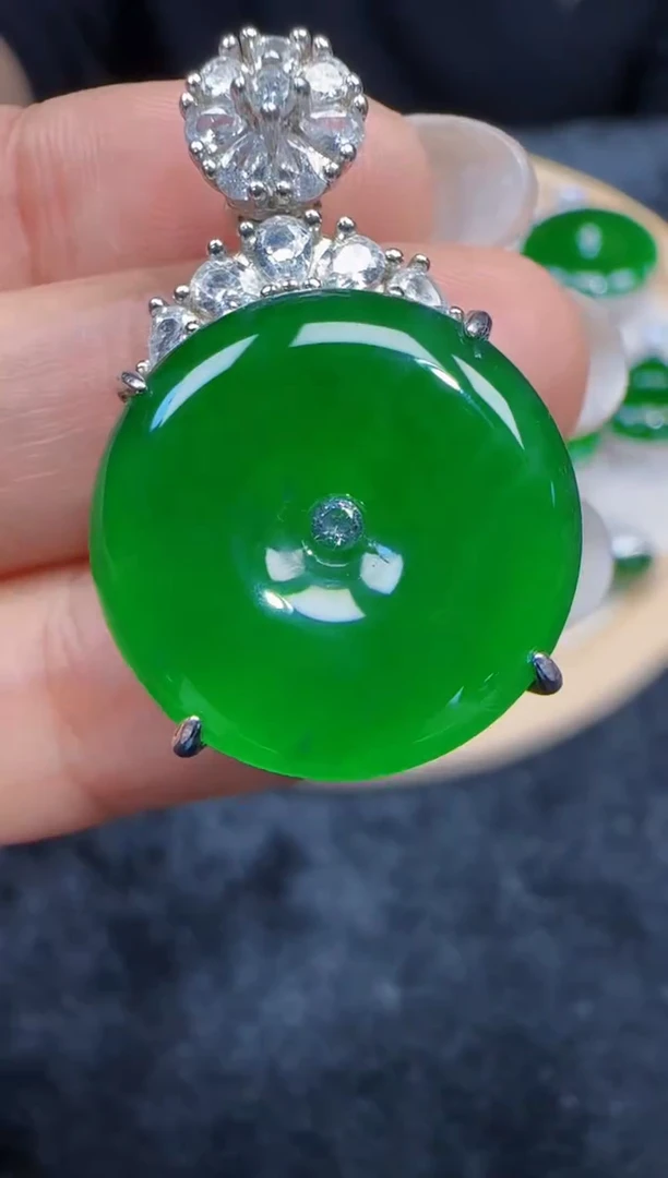 未镶嵌定制翡翠翡翠吊坠145