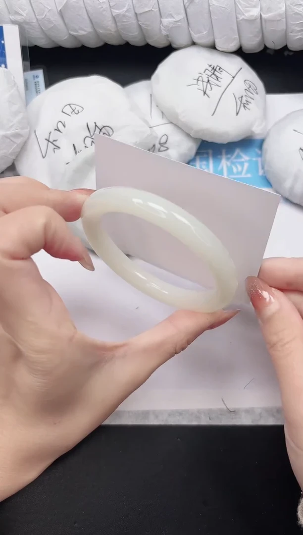 未镶嵌手镯石英质玉82-61.1FMS YT