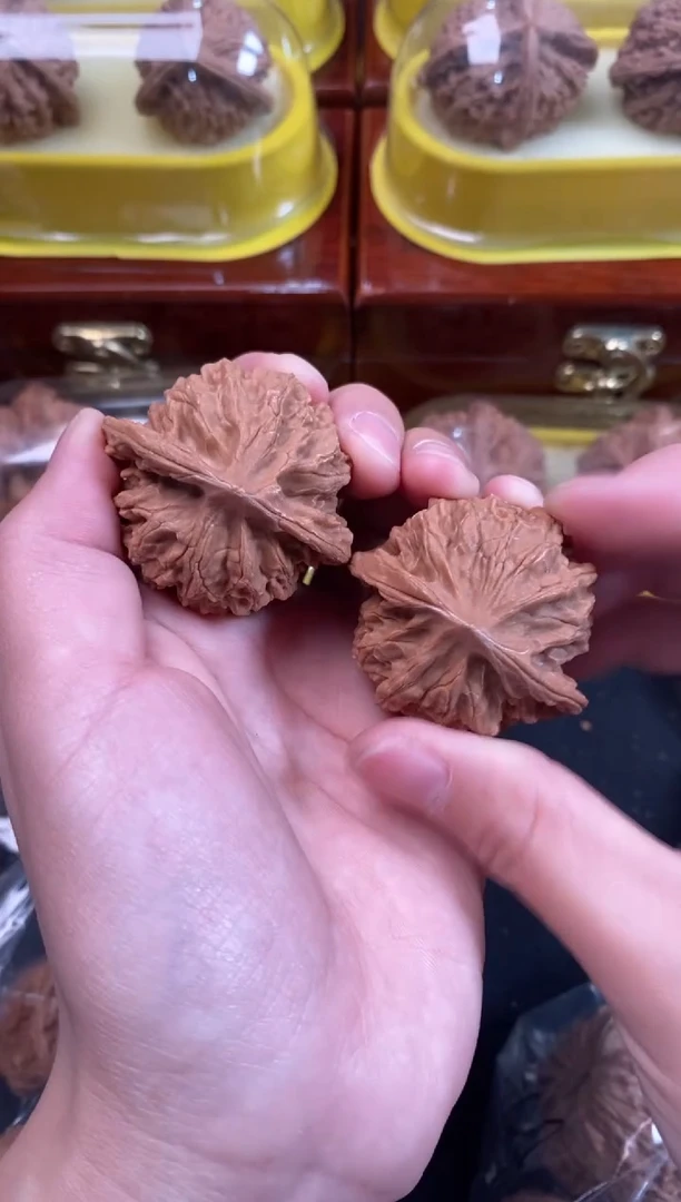 把件文玩核桃血灯笼40尺Q649