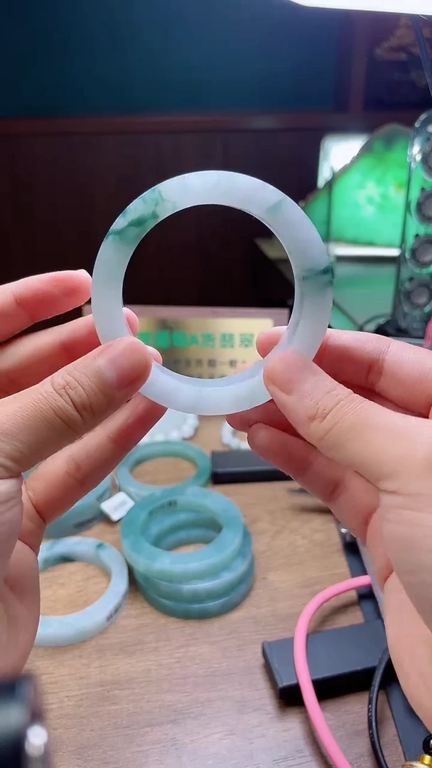 定制翡翠手镯未镶嵌家****心定制