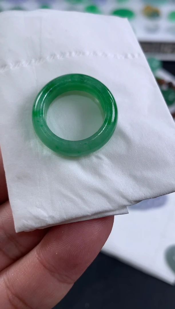 未镶嵌定制翡翠吃****士翡翠