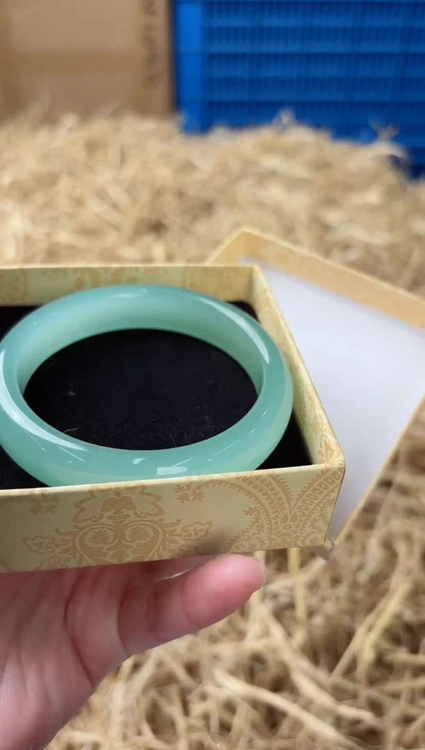 未镶嵌手镯石英质玉DL-1246