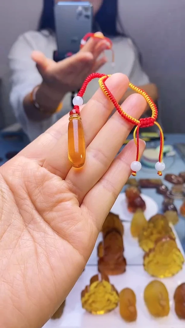 【闪购商品】琥珀吊坠(赠链)未镶嵌HP96-26（咬牙棒）