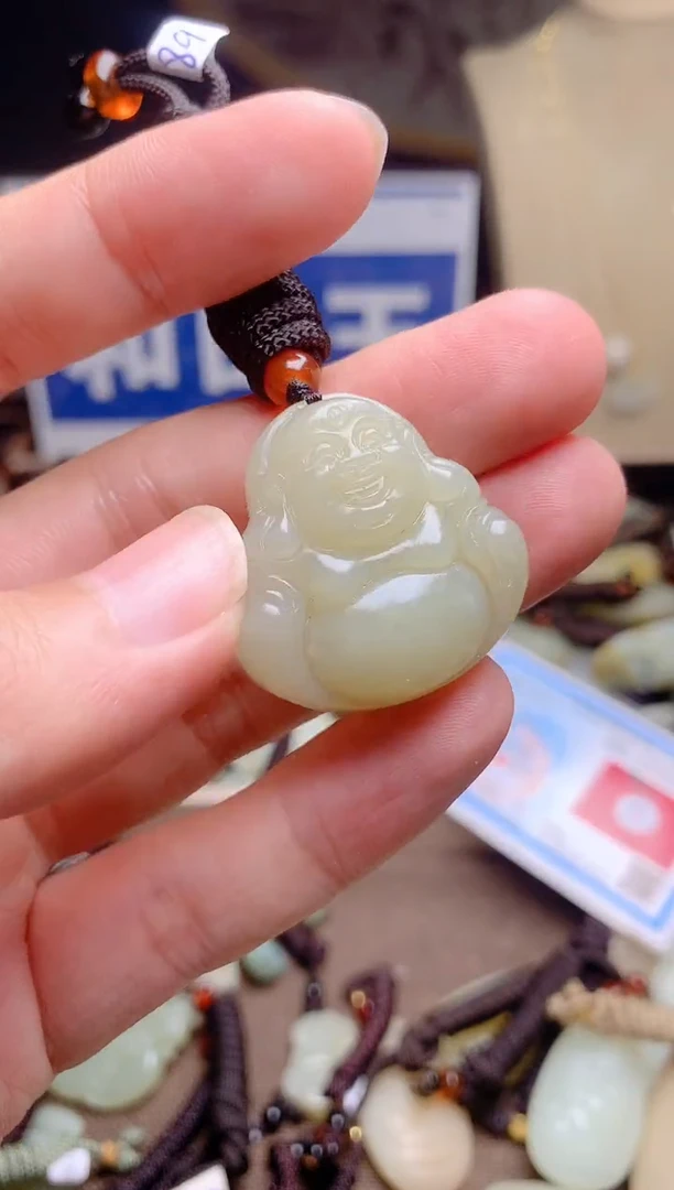 和田玉未镶嵌颈饰1