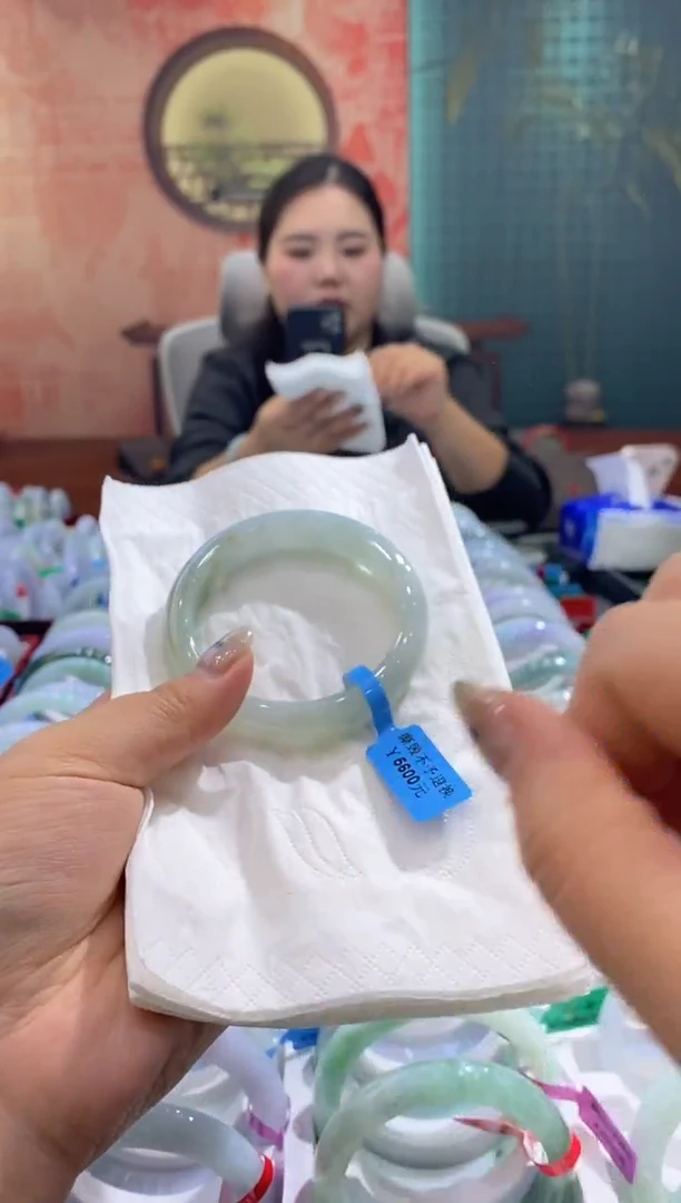 未镶嵌手镯翡翠多人000012452