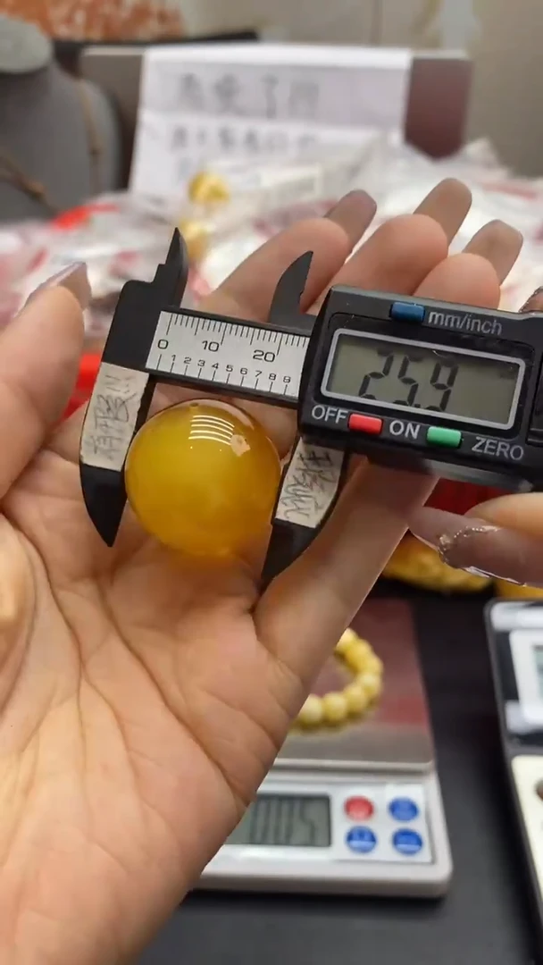 琥珀未镶嵌珠宝奇石2251