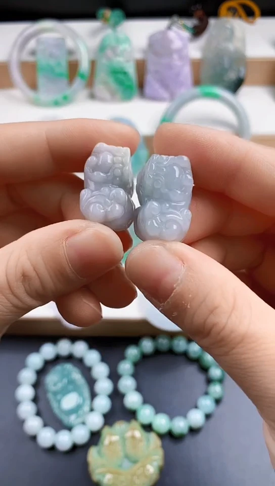 颈饰未镶嵌翡翠天然翡翠吊坠挂件