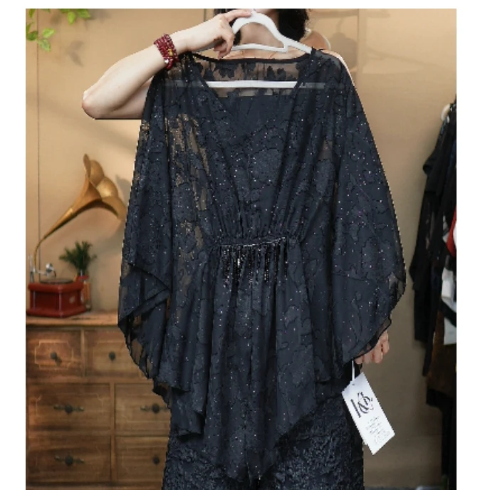 175黑色设计师款烧花收腰上衣