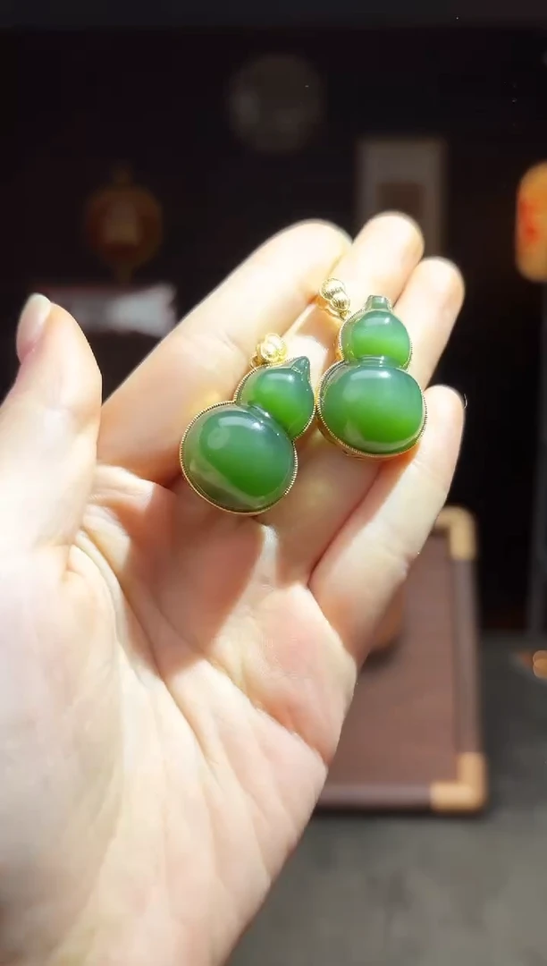 18K金镶嵌和田玉挂件青**水碧玉猫眼葫芦金镶W72401多样性发其一