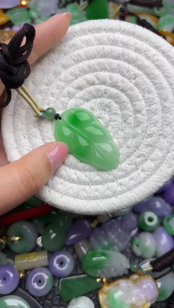 颈饰未镶嵌翡翠缅甸翡翠吊坠