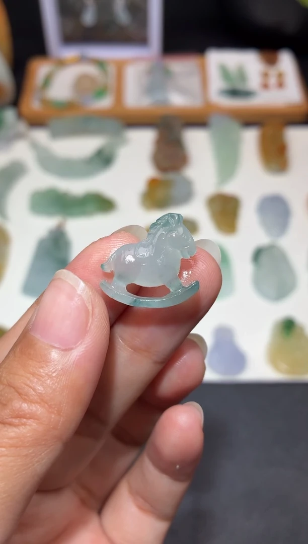 未镶嵌定制翡翠小木马