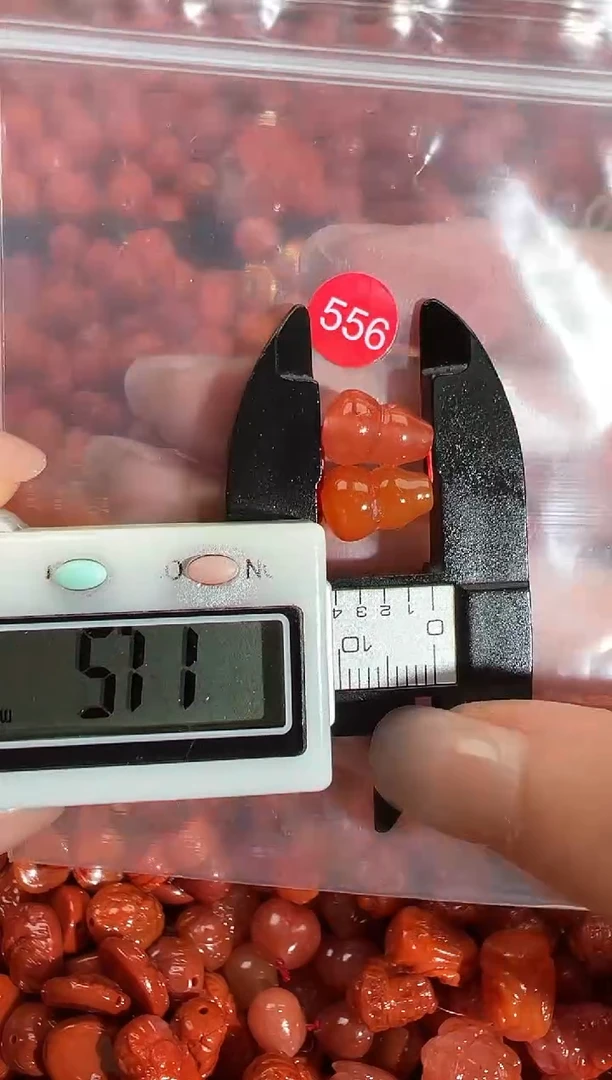 颈饰未镶嵌南红玛瑙1