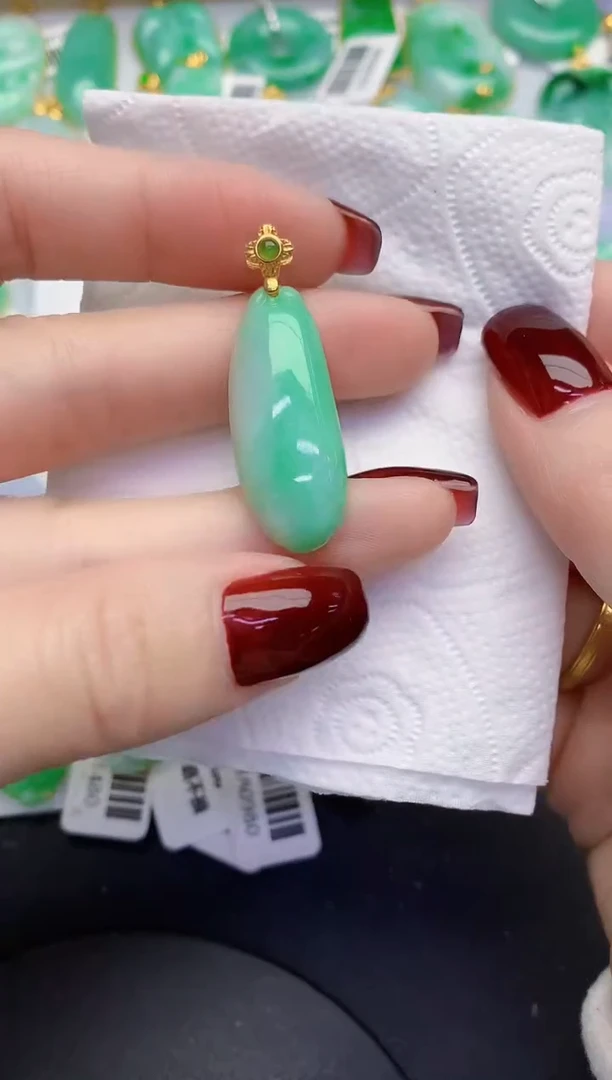 颈饰未镶嵌翡翠缅甸天然翡翠A货