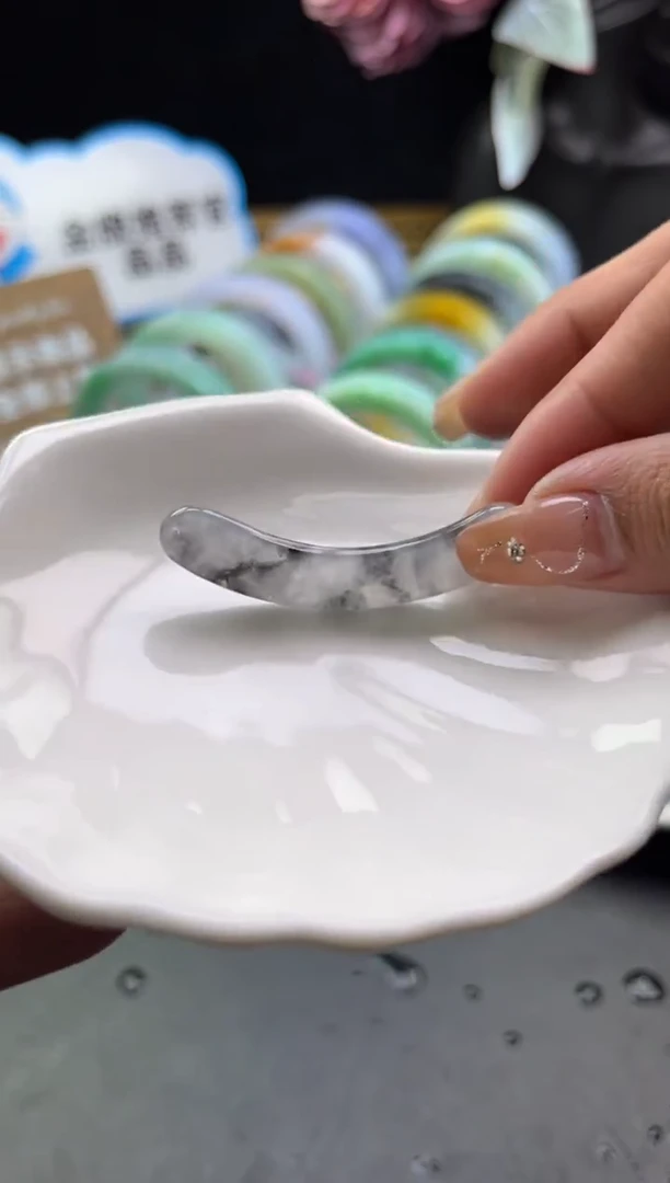 未镶嵌手镯翡翠玉璜