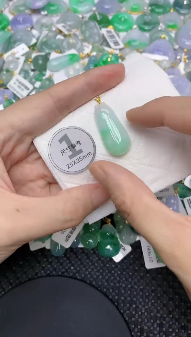 颈饰18K金镶嵌翡翠1111111