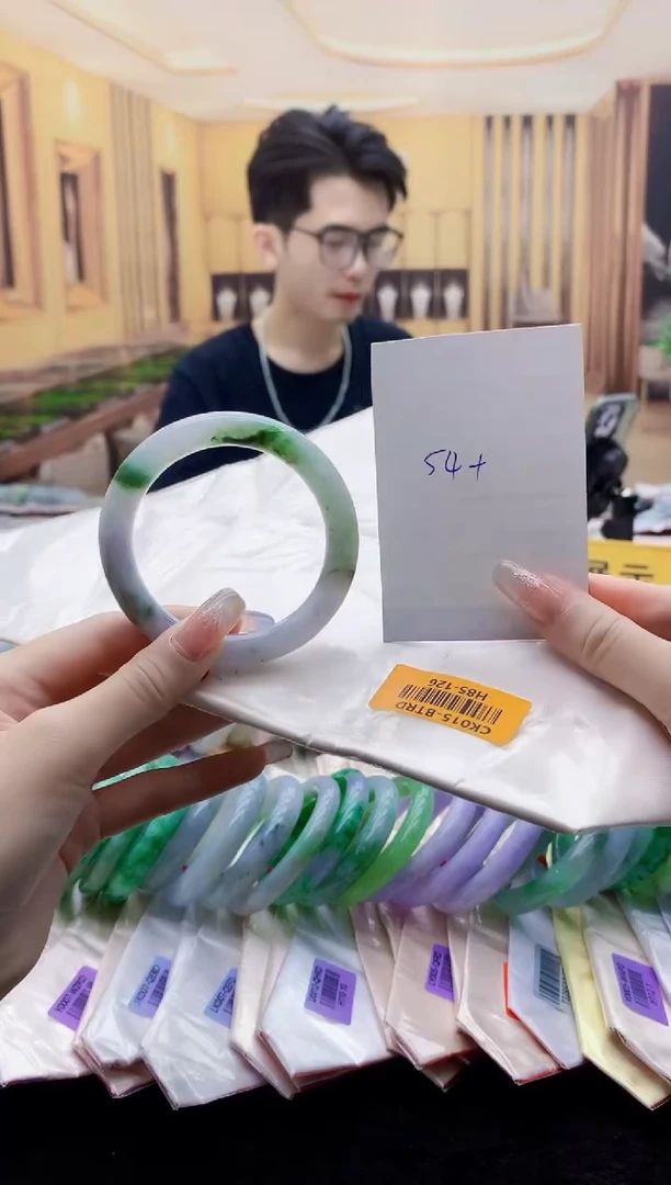翡翠手镯未镶嵌H85-126