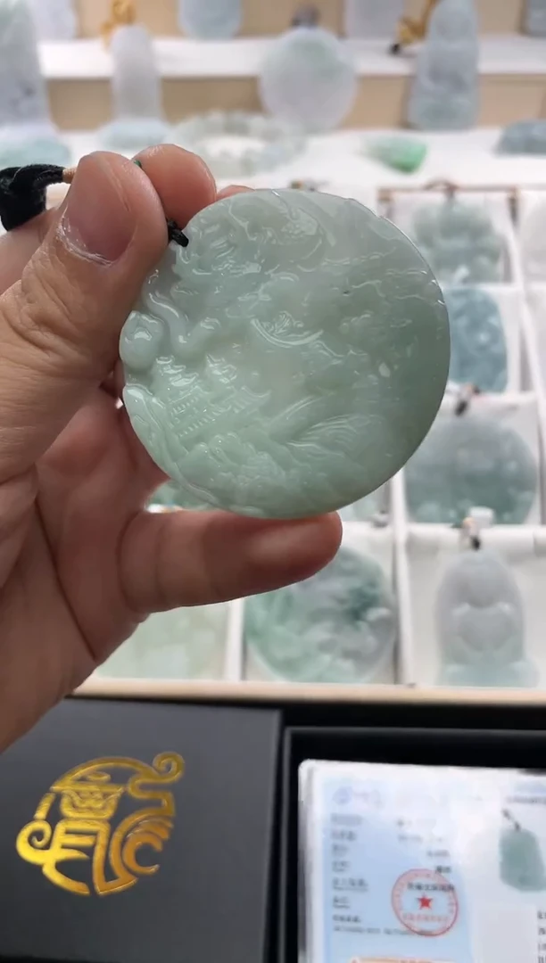 翡翠未镶嵌颈饰..../4/25/ 75