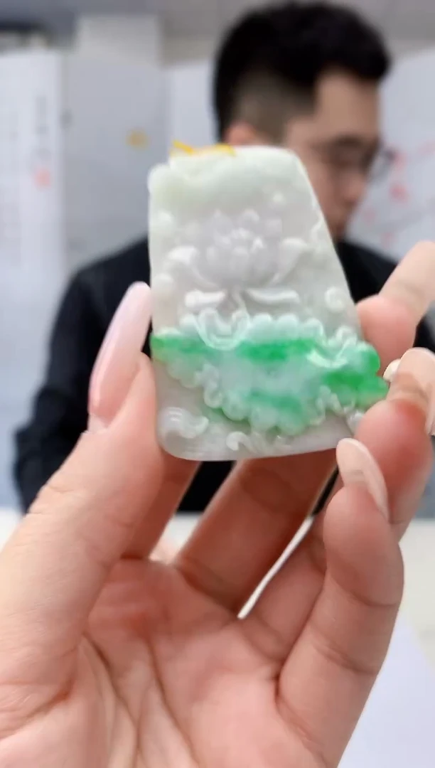 【闪购商品】定制翡翠未镶嵌5153lr-毛货挂件86