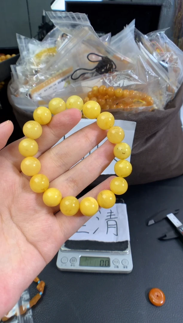 蜜蜡未镶嵌珠宝奇石39