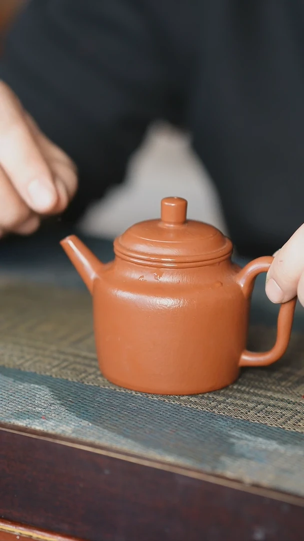 【闪购商品】喀左紫砂真不错，主播就是做壶的