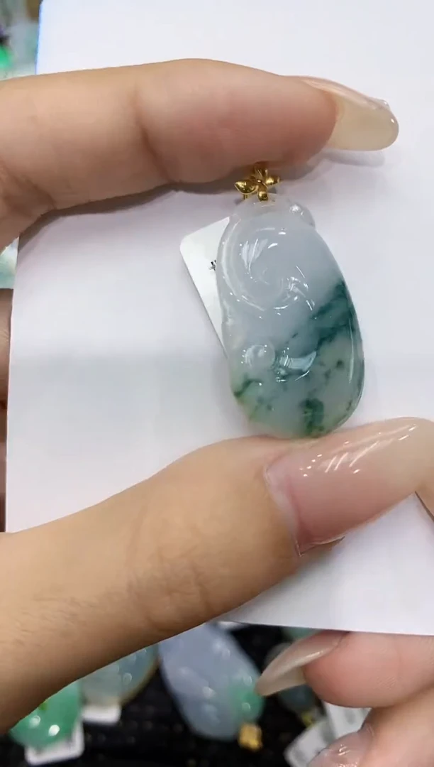 翡翠18K金镶嵌颈饰111111111111