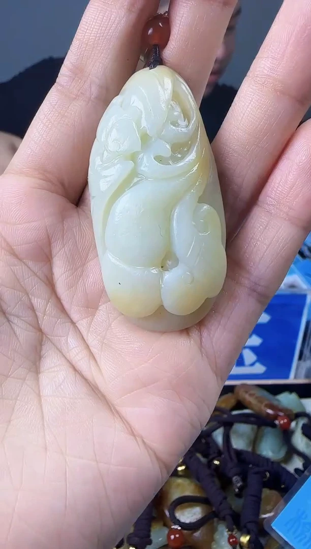 和田玉未镶嵌颈饰1