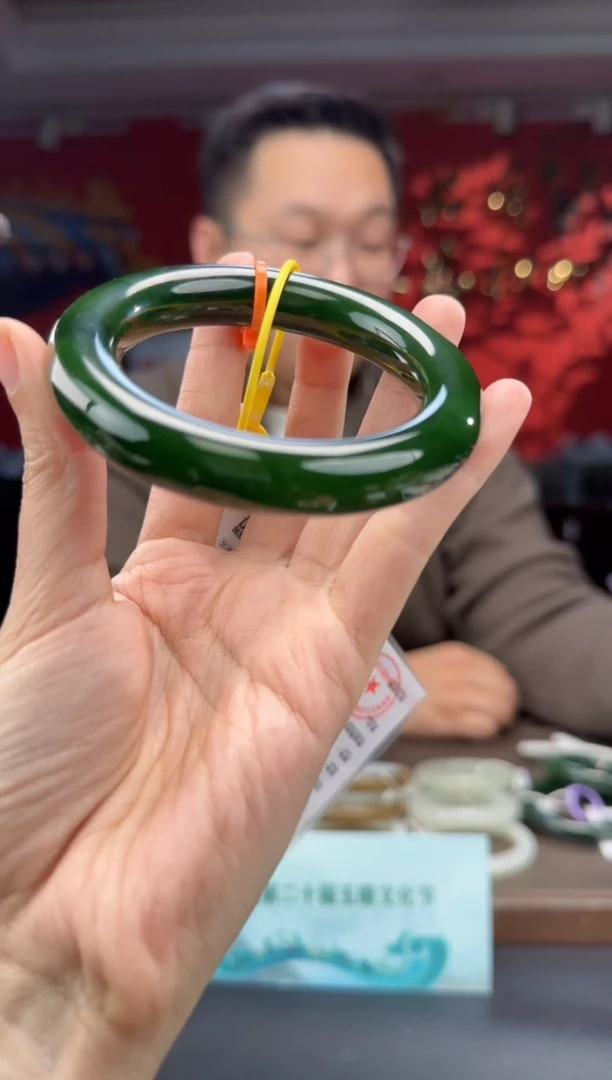 颈饰未镶嵌和田玉碧玉胖圆条手镯56-59