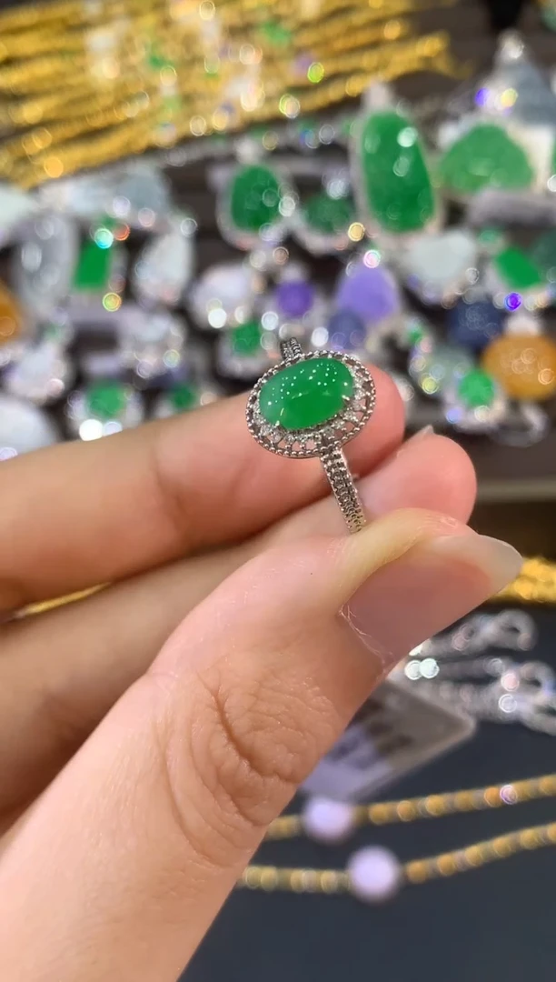 18K金镶嵌戒指翡翠B22 多样性一件发