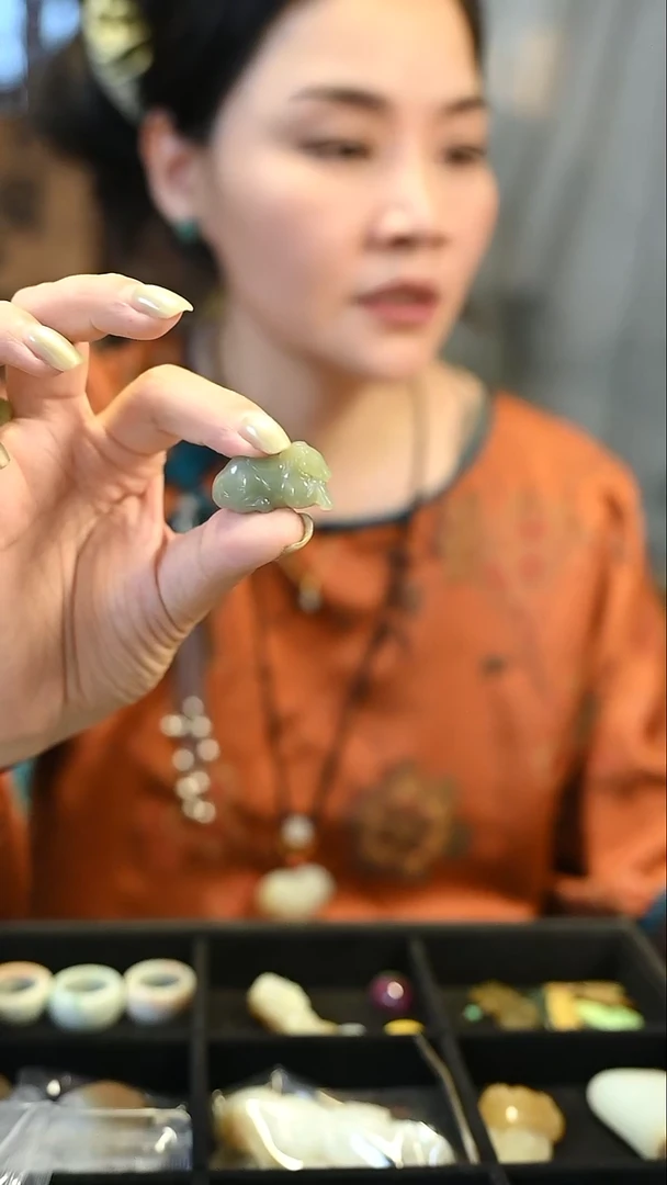 和田玉未镶嵌吊坠(赠链)你****?定向 你挺陈