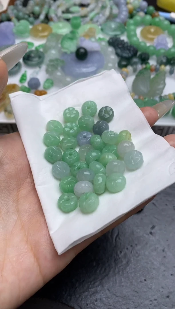 定制翡翠未镶嵌翡翠毛货~