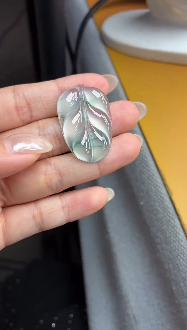 吊坠(不含链)未镶嵌翡翠14 叶子 33.4 23 4.5