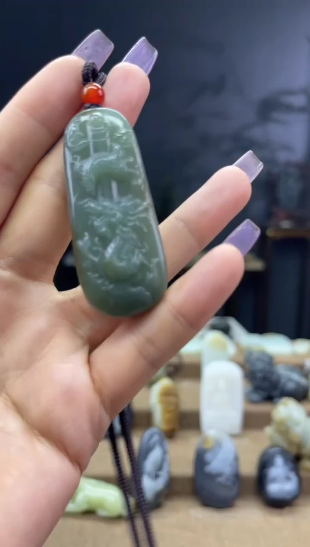 颈饰未镶嵌和田玉1