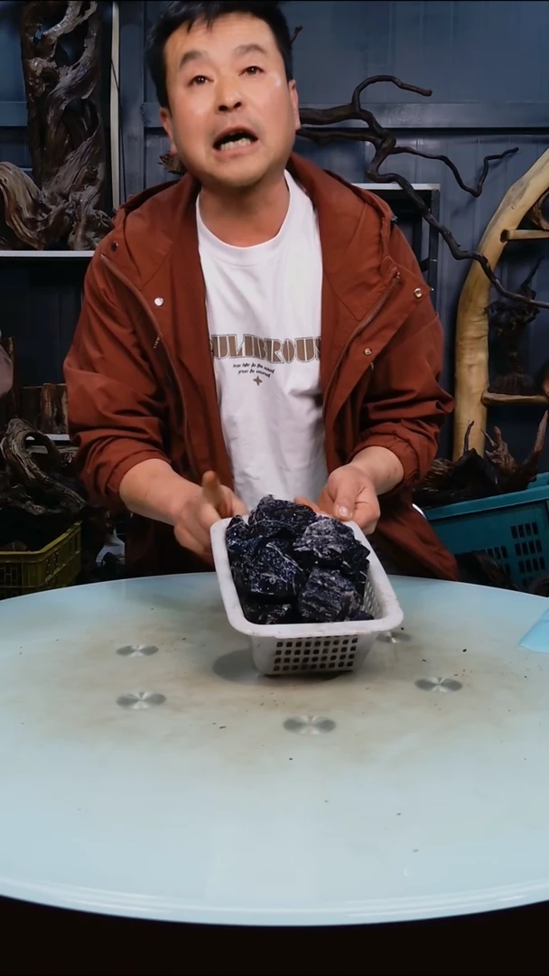 木随机发货一筐青龙石中碎4斤9.9
