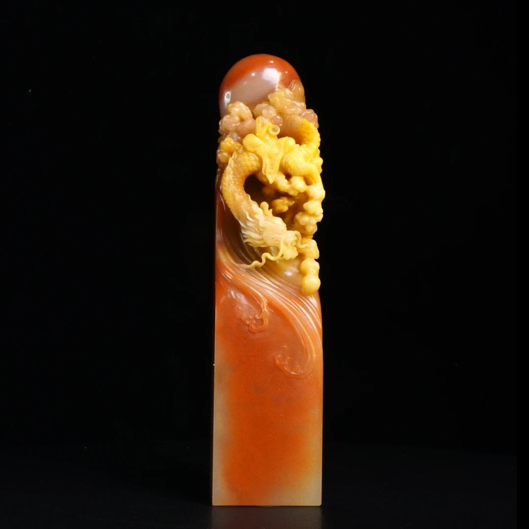 41寿山石李红善伯降龙罗汉印章361克3.5x3.5x15.2