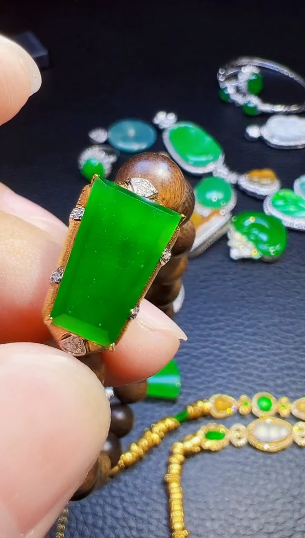 足金镶嵌手链翡翠溪翡翠