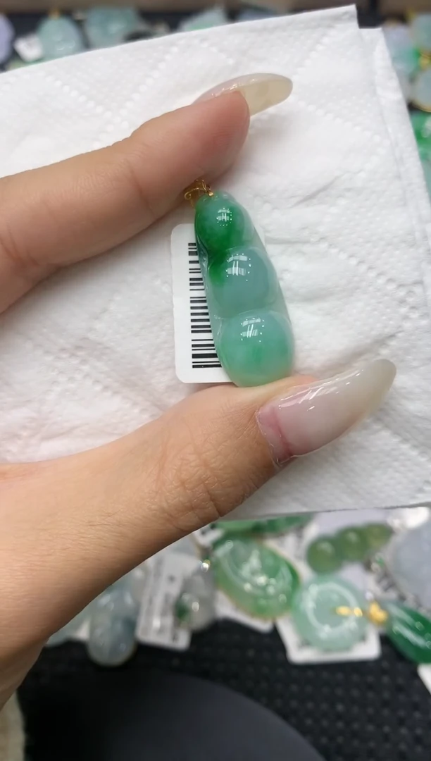 颈饰18K金镶嵌翡翠11111111