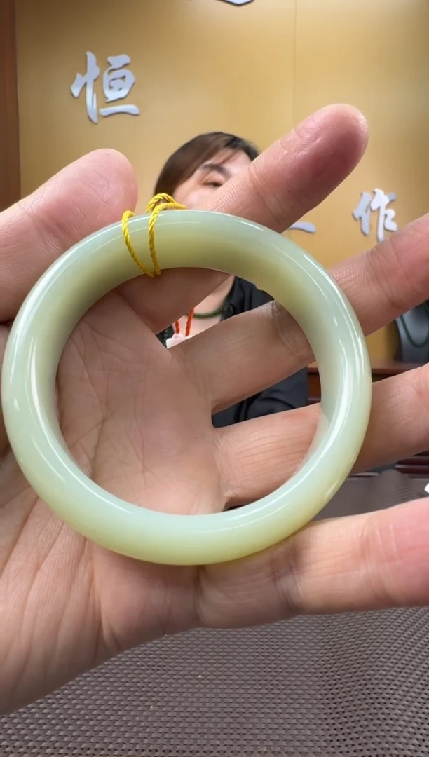 【闪购商品】和田玉手镯未镶嵌59