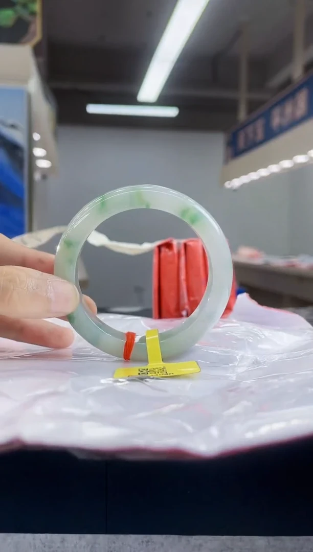 翡翠手镯未镶嵌手镯16